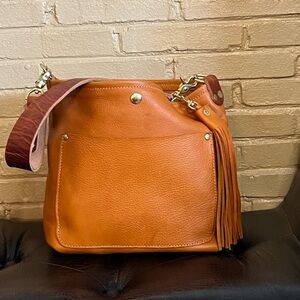 ❌ SOLD ❌ Bennett “shorty” bucket by Lamb Leather Goods